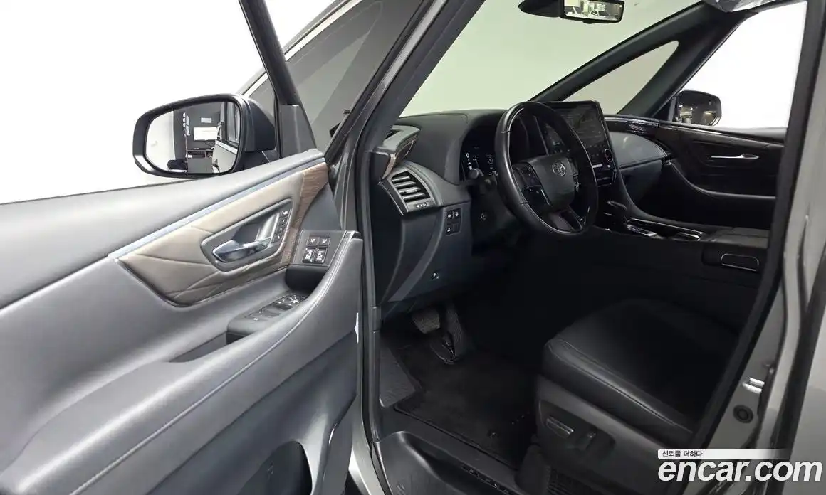 Toyota Alphard 2024 2.5 Автомат в Москве № 170127, фото 15