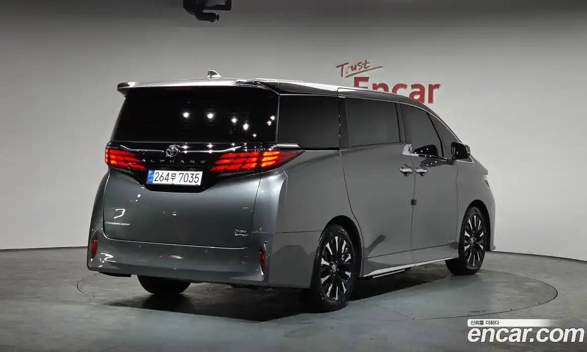 Toyota Alphard 2024 2.5 Автомат в Москве № 170127, фото 6