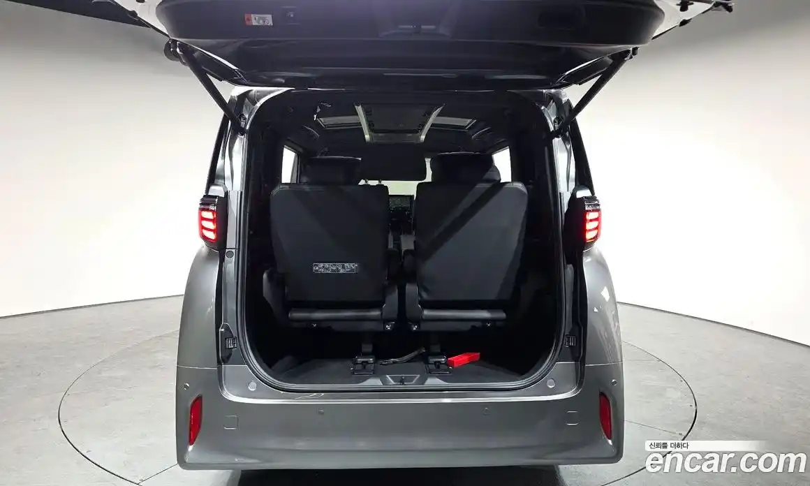 Toyota Alphard 2024 2.5 Автомат в Москве № 170127, фото 8