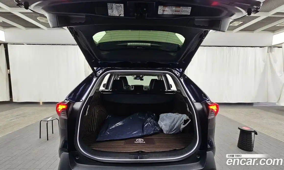 Toyota RAV4 2022 2.5 Автомат в Москве № 170313, фото 20