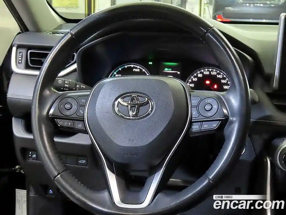 Toyota RAV4 2020 2.5 Автомат в Москве № 170331, фото 12