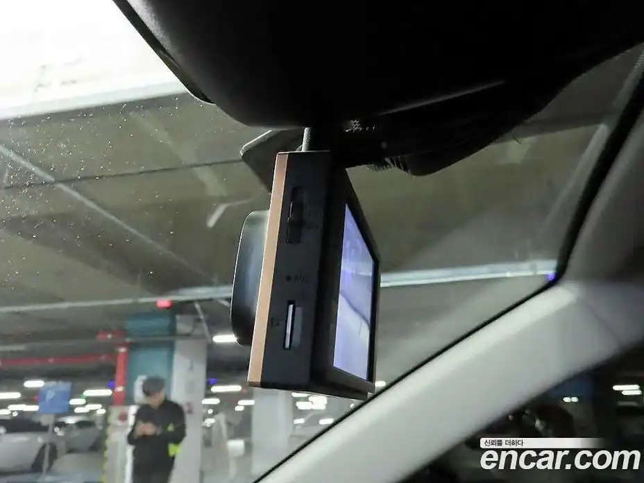 Toyota RAV4 2020 2.5 Автомат в Москве № 170331, фото 13