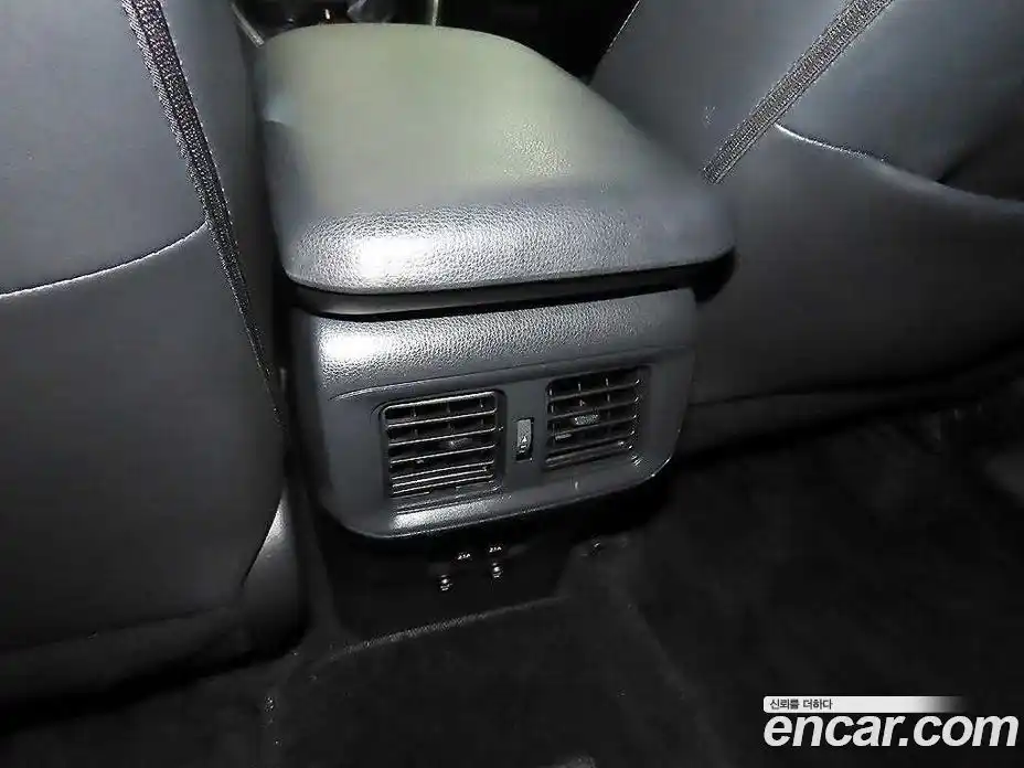 Toyota RAV4 2020 2.5 Автомат в Москве № 170331, фото 14