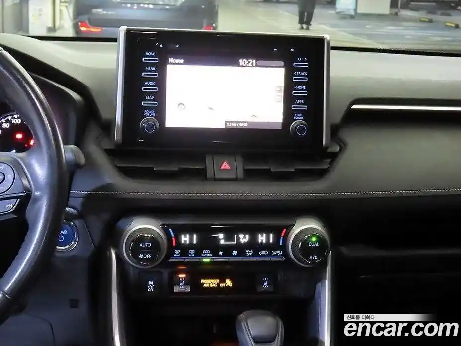 Toyota RAV4 2020 2.5 Автомат в Москве № 170331, фото 15