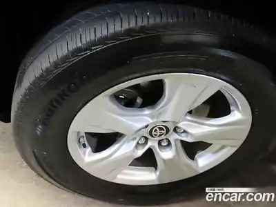 Toyota RAV4 2020 2.5 Автомат в Москве № 170331, миниатюра 5