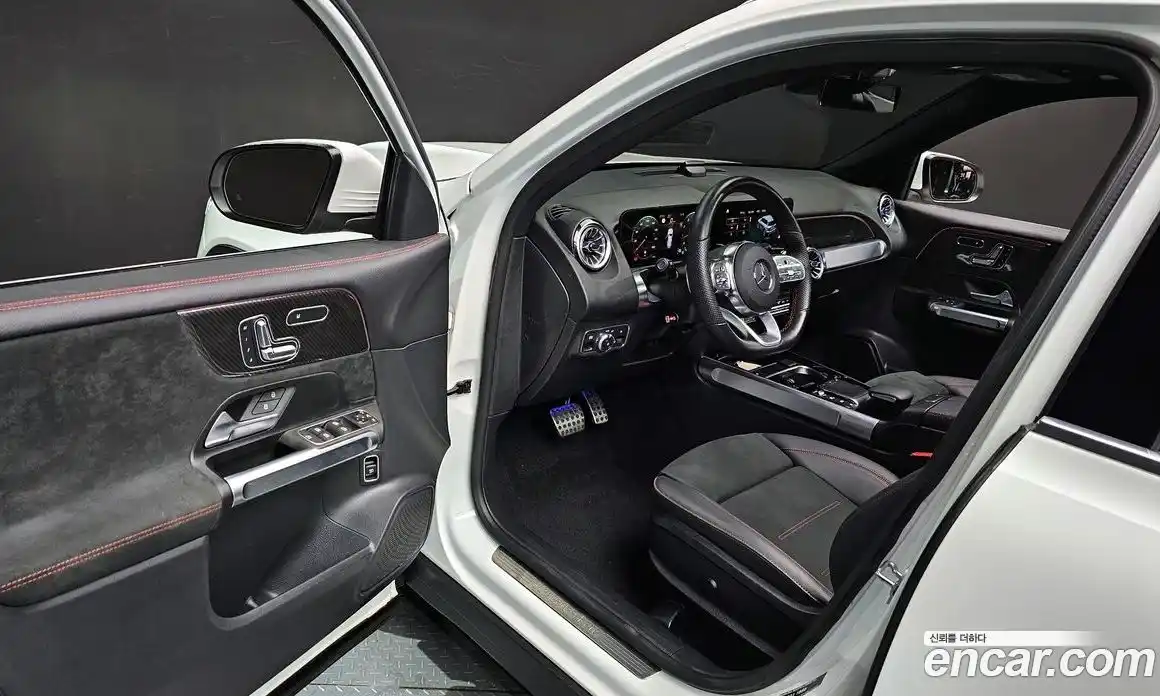 Mercedes-Benz GLB-Class 2023 2.0 Автомат в Москве № 171324, фото 11