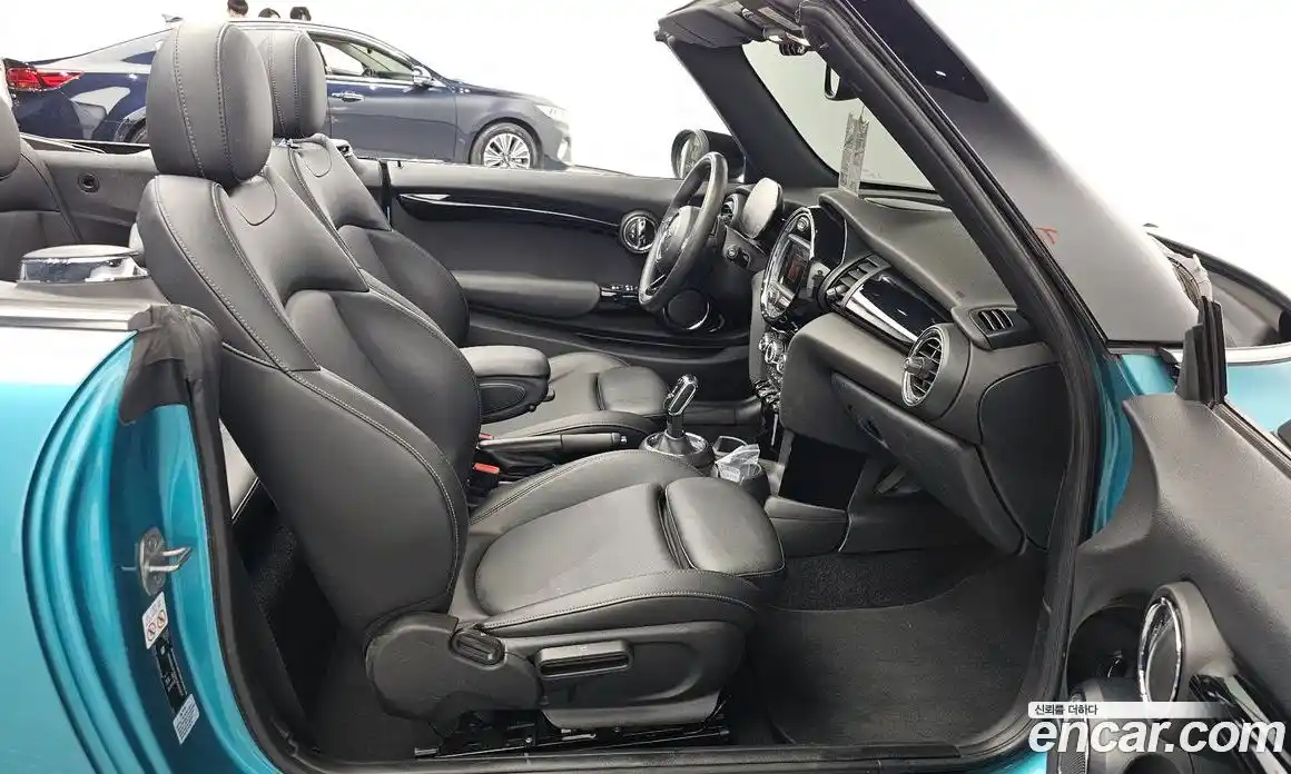 Mini Cooper Convertible 2021 1.5 Автомат в Москве № 184258, фото 11