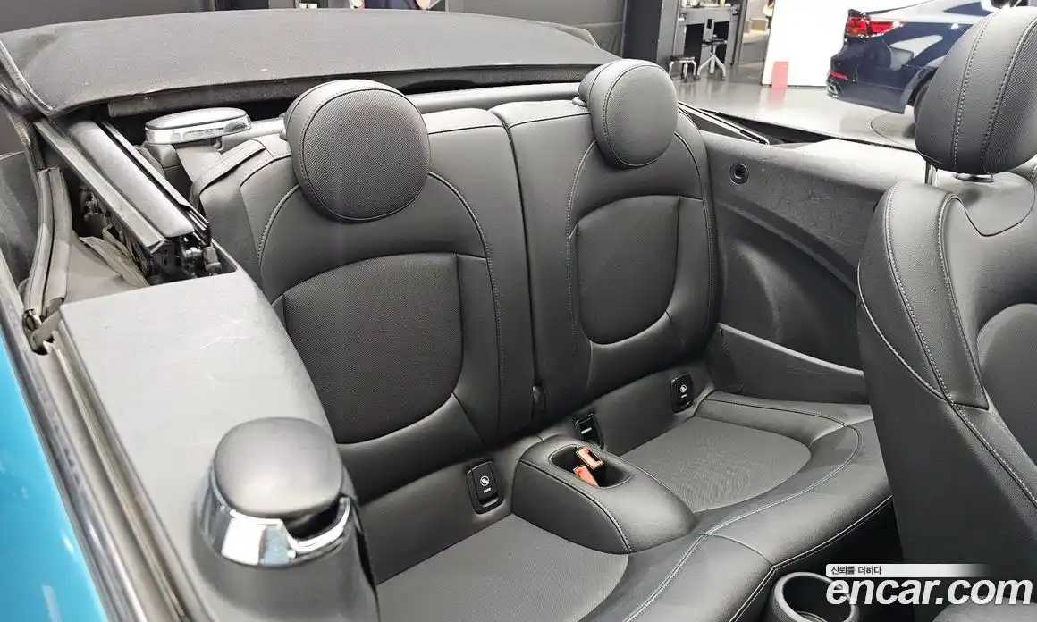 Mini Cooper Convertible 2021 1.5 Автомат в Москве № 184258, фото 12