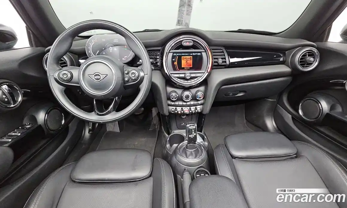 Mini Cooper Convertible 2021 1.5 Автомат в Москве № 184258, фото 15