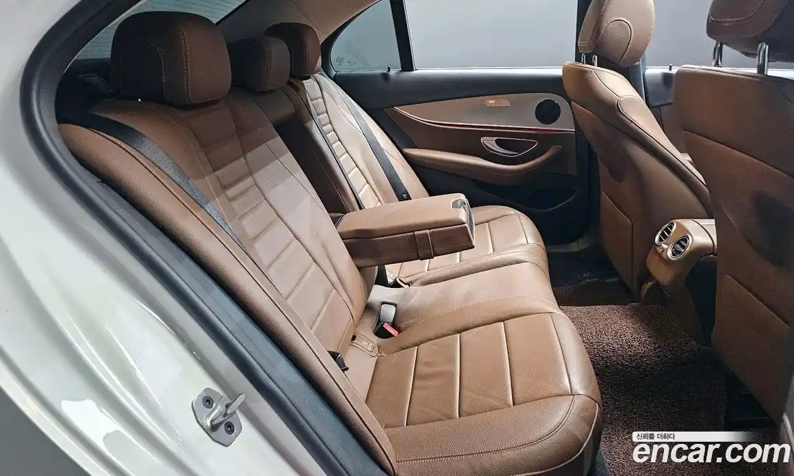 Mercedes-Benz E-Class 2019 2.0 Автомат в Москве № 194897, фото 11