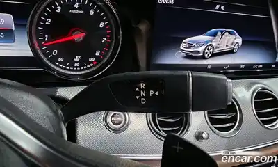 Mercedes-Benz E-Class 2019 2.0 Автомат в Москве № 194897, миниатюра 2