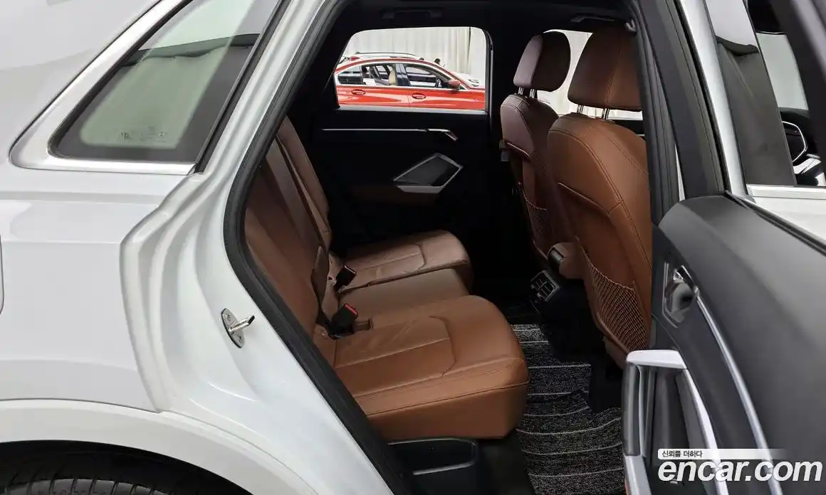 Audi Q3 2023 2.0 Автомат в Москве № 196214, фото 12