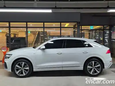 Audi Q8 2022 3.0 Автомат в Москве № 196793, миниатюра 3