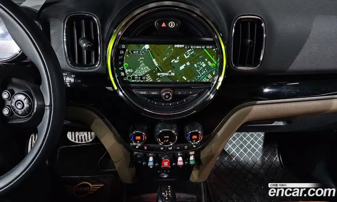 Mini Countryman 2018 2.0 Автомат в Москве № 198382, фото 14