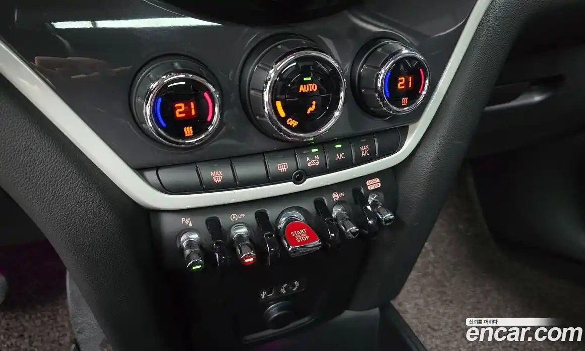 Mini Countryman 2018 2.0 Автомат в Москве № 198432, фото 18