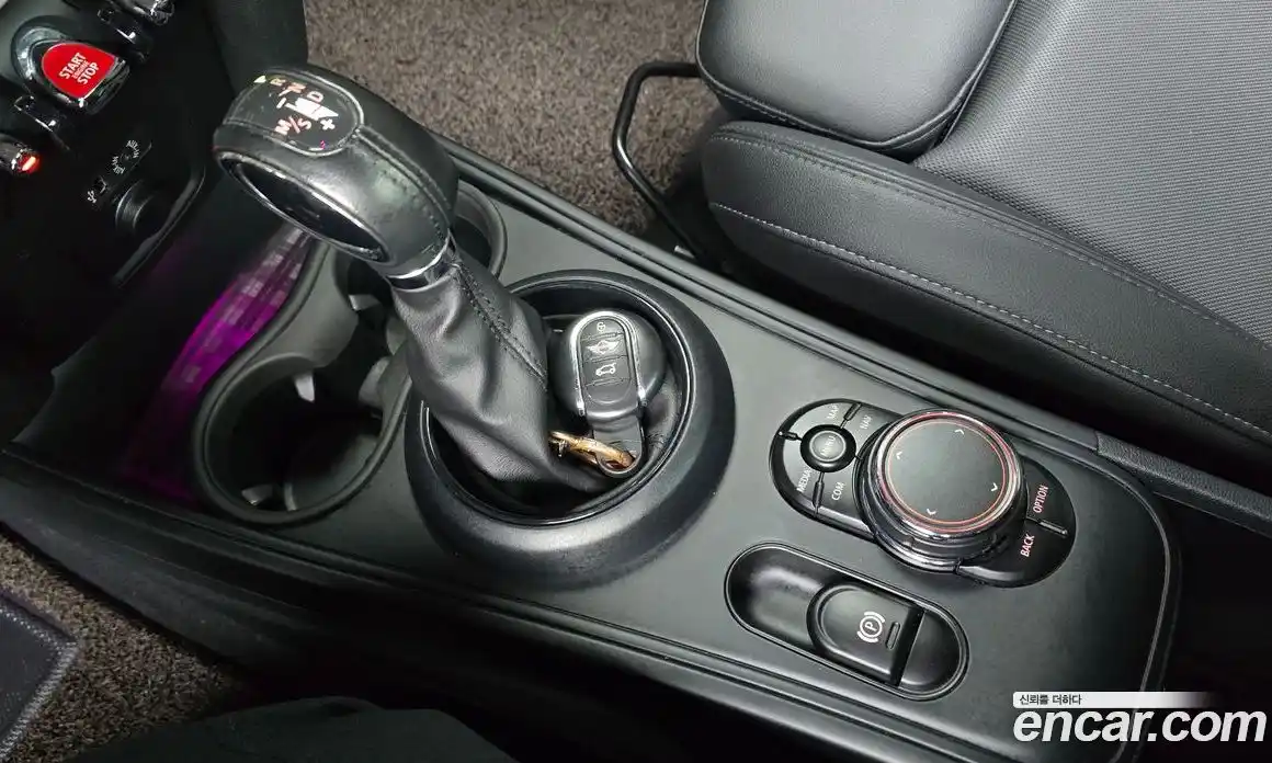 Mini Countryman 2018 2.0 Автомат в Москве № 198432, фото 4