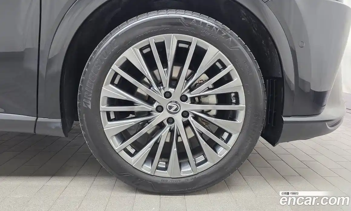 Lexus RX 2024 2.5 Автомат в Москве № 198785, фото 10