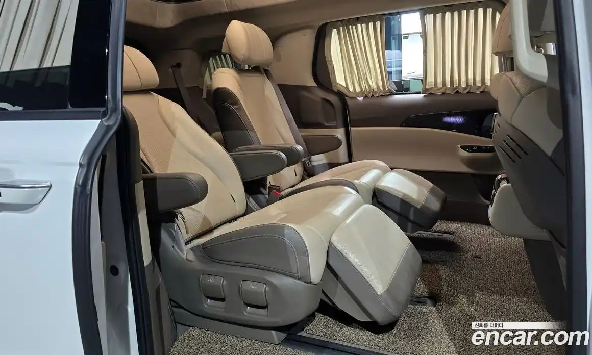 Kia Canival 2023 3.5 Автомат в Москве № 19946, фото 12