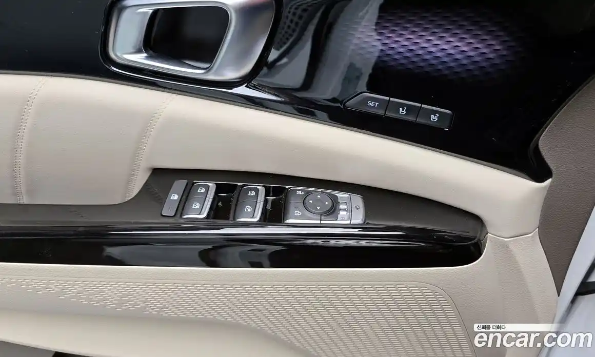 Kia Canival 2023 3.5 Автомат в Москве № 19946, фото 17