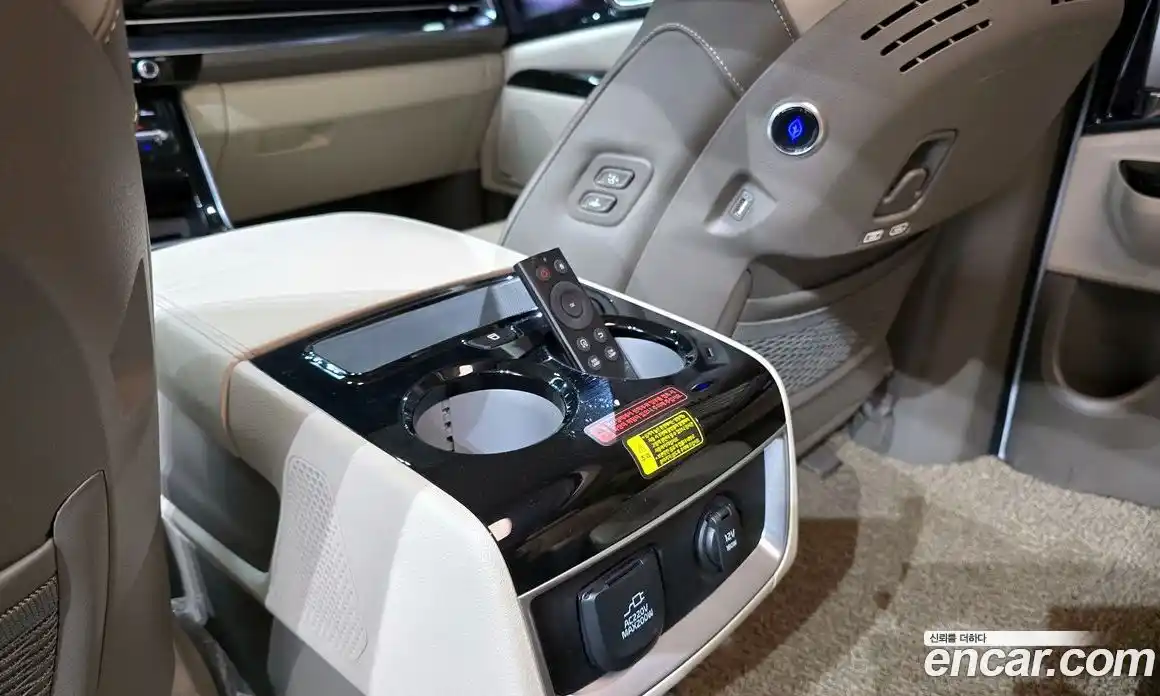 Kia Canival 2023 3.5 Автомат в Москве № 19946, фото 18