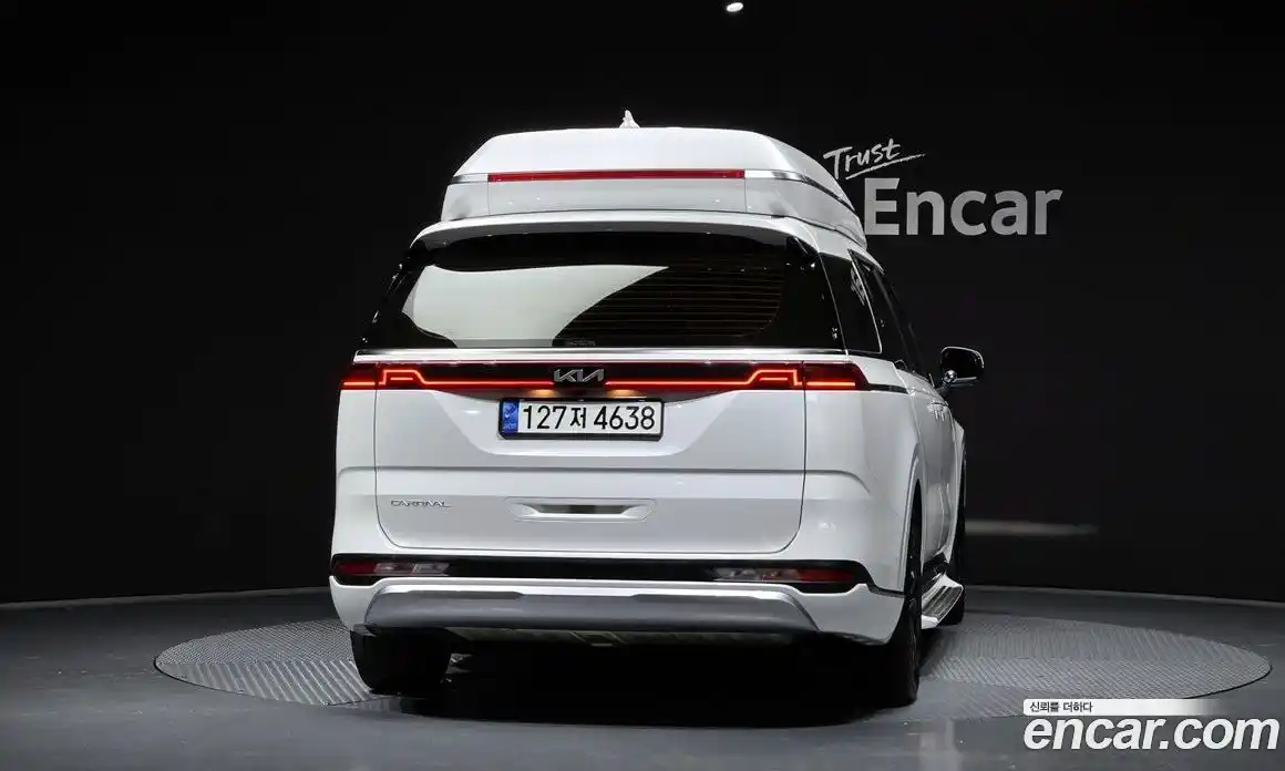 Kia Canival 2023 3.5 Автомат в Москве № 19946, фото 4