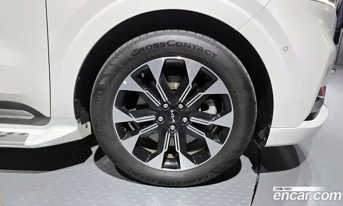 Kia Canival 2023 3.5 Автомат в Москве № 19946, фото 5