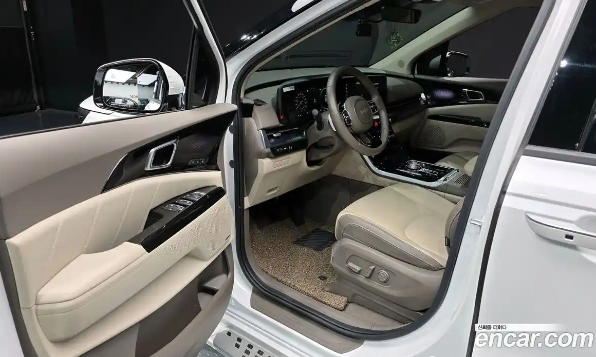 Kia Canival 2023 3.5 Автомат в Москве № 19946, фото 10