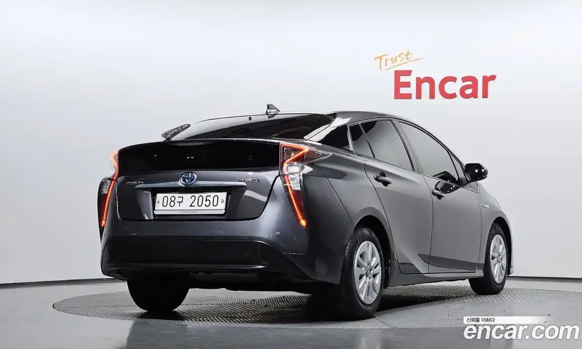 Toyota Prius 2018 1.8 Автомат в Москве № 199703, фото 5