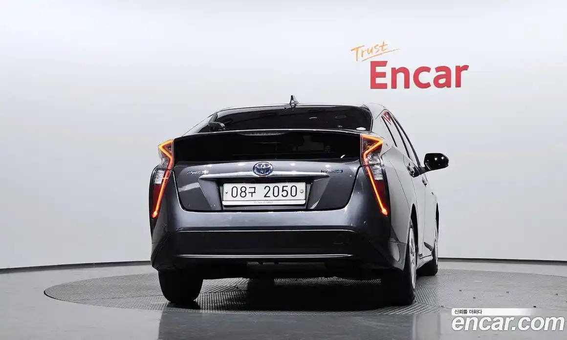 Toyota Prius 2018 1.8 Автомат в Москве № 199703, фото 6