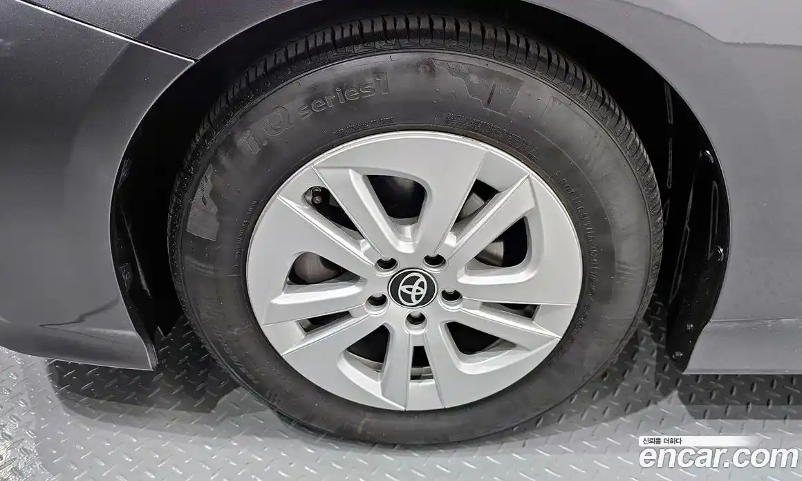 Toyota Prius 2018 1.8 Автомат в Москве № 199703, фото 8