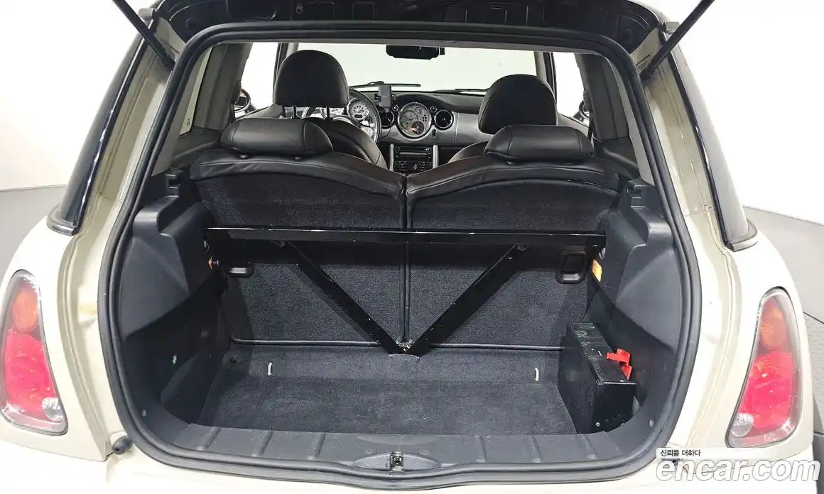 Mini Cooper 2006 1.6 Автомат в Москве № 203109, фото 16