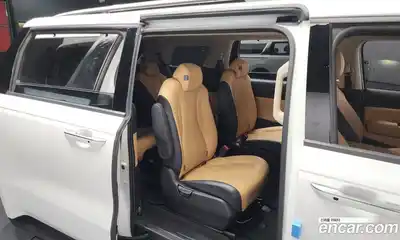 Kia Canival 2023 2.2 Автомат в Москве № 20365, миниатюра 2