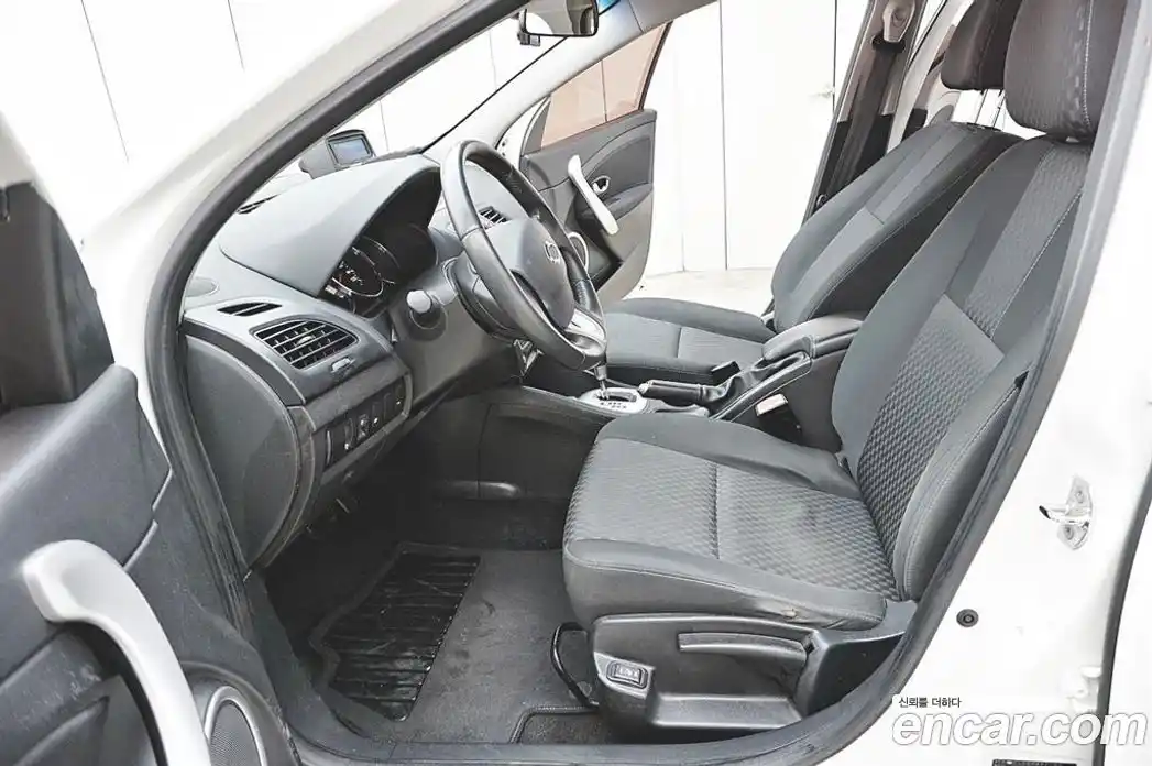 Renault SM3 2010 1.6 Автомат в Москве № 210035, фото 5