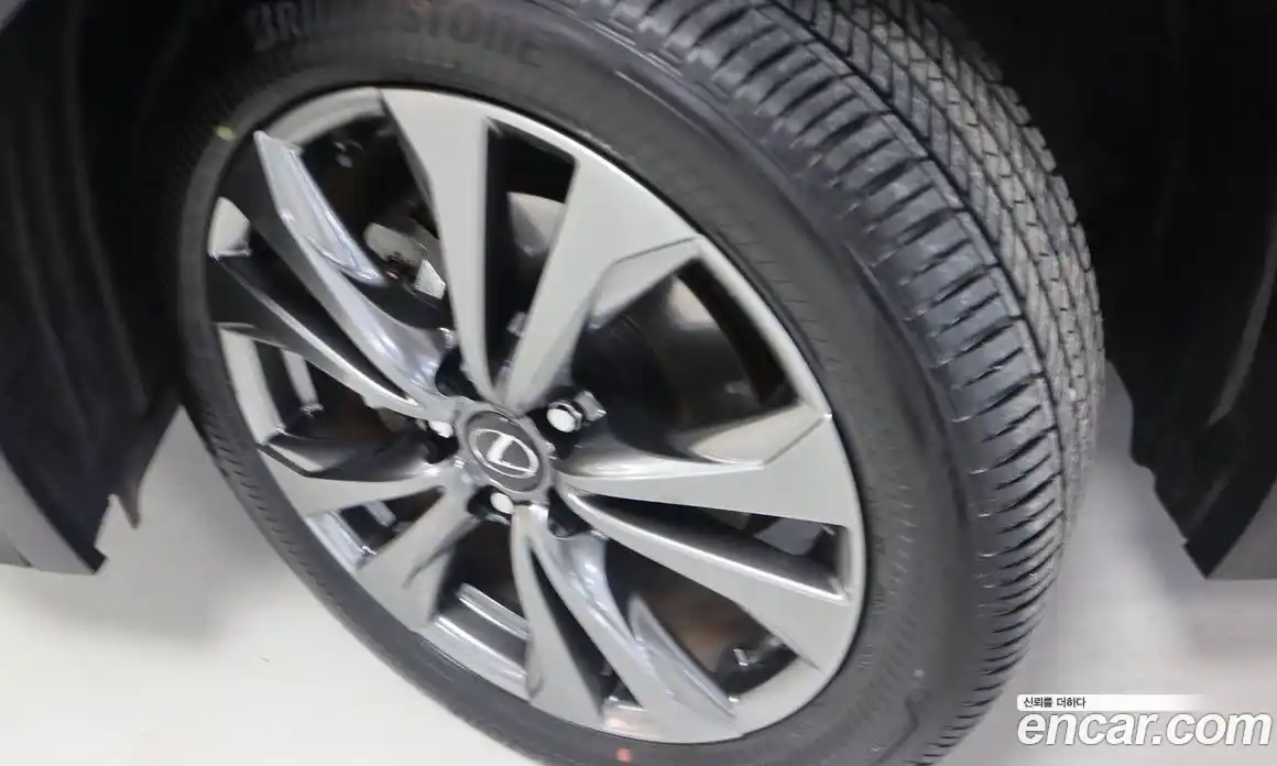 Lexus UX 2025 2.0 Вариатор в Москве № 214725, фото 5