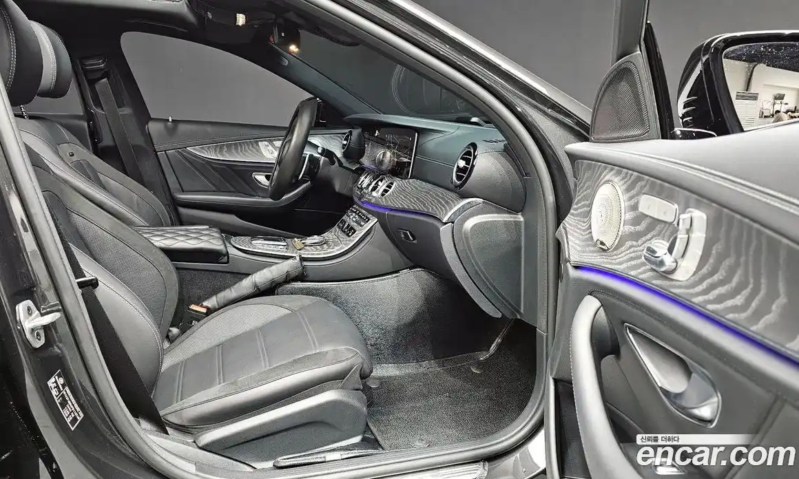 Mercedes-Benz E-Class 2023 3.0 Автомат в Москве № 219371, фото 16