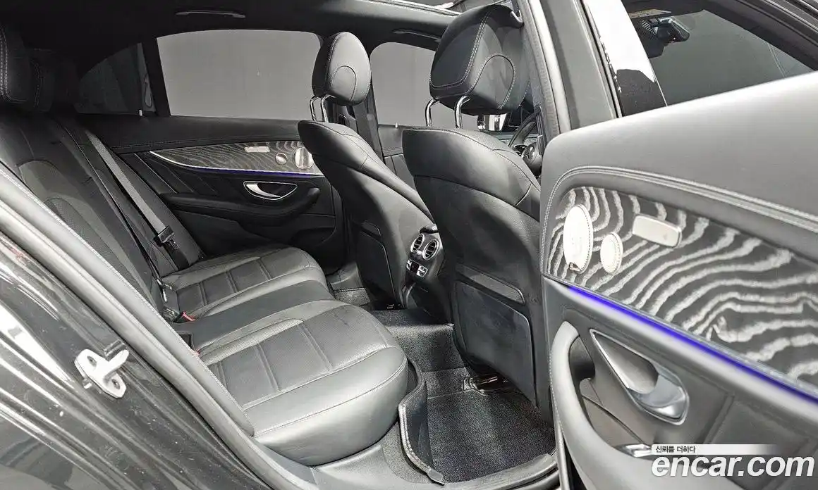 Mercedes-Benz E-Class 2023 3.0 Автомат в Москве № 219371, фото 9