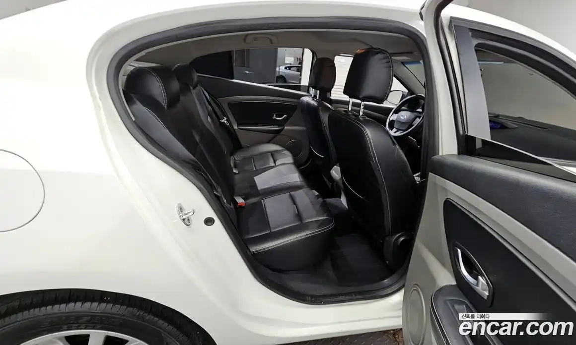 Renault SM3 2011 1.6 Автомат в Москве № 222244, фото 12