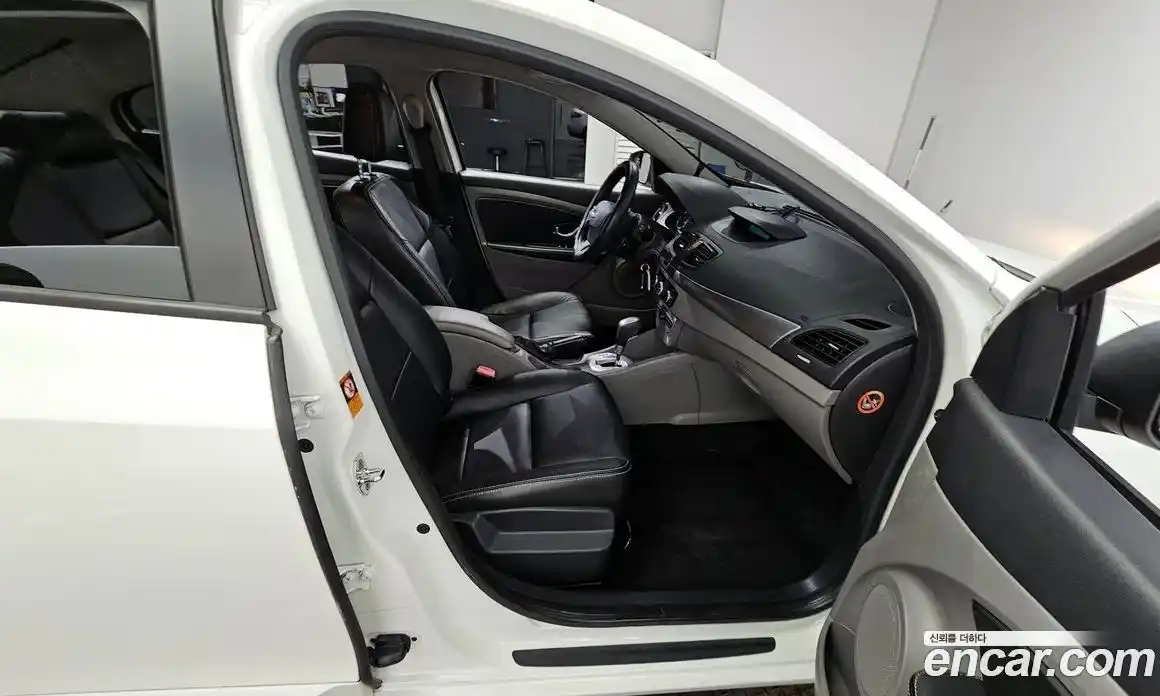 Renault SM3 2011 1.6 Автомат в Москве № 222244, фото 13