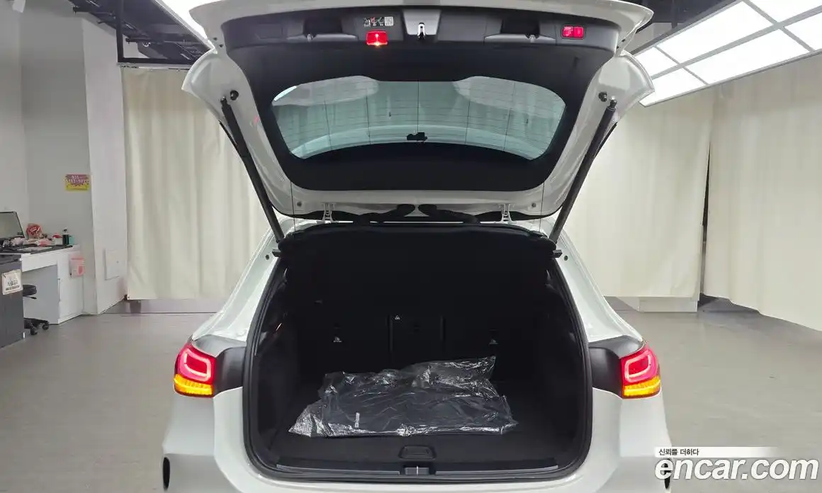 Mercedes-Benz GLA-Class 2023 2.0 Автомат в Москве № 222547, фото 14