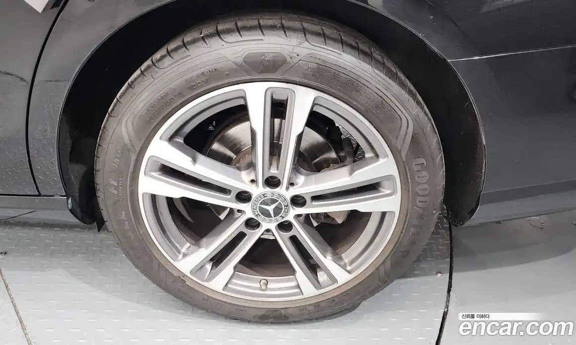 Mercedes-Benz E-Class 2023 2.0 Автомат в Москве № 224771, фото 16