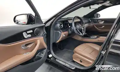 Mercedes-Benz E-Class 2023 2.0 Автомат в Москве № 224771, миниатюра 2
