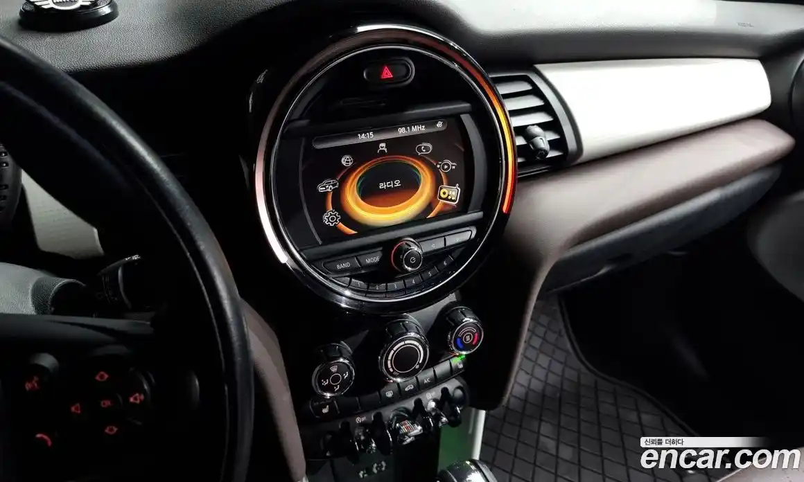 Mini Cooper 2015 1.5 Автомат в Москве № 224815, фото 15