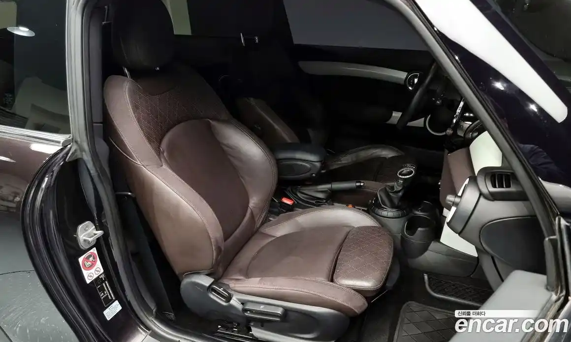 Mini Cooper 2015 1.5 Автомат в Москве № 224815, фото 3