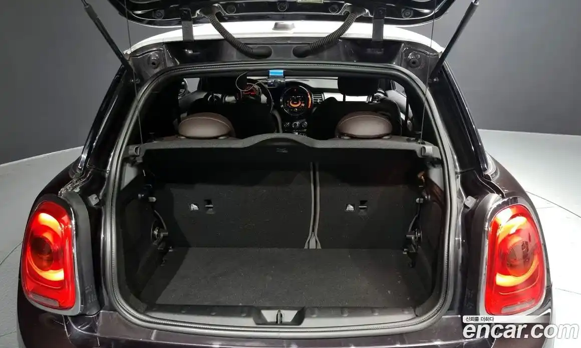 Mini Cooper 2015 1.5 Автомат в Москве № 224815, фото 10