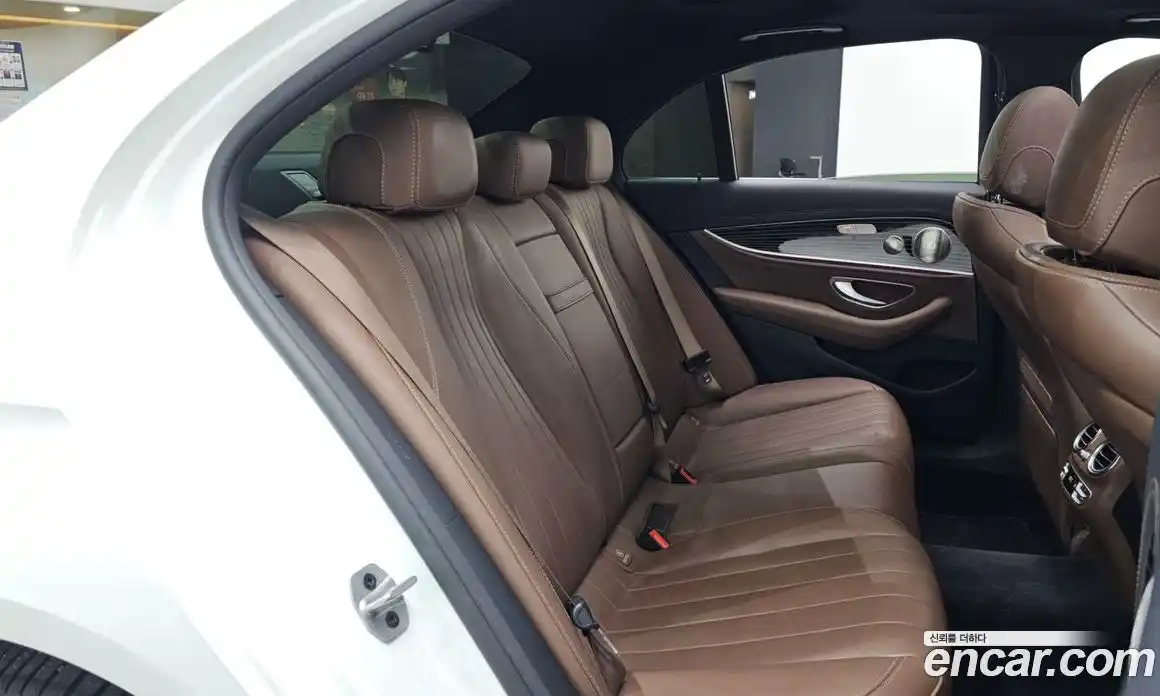 Mercedes-Benz E-Class 2021 3.0 Автомат в Москве № 224987, фото 12