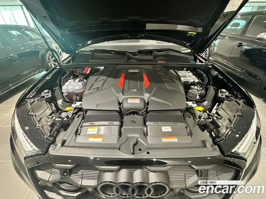 Audi SQ7 2026 4.0 Автомат в Москве № 230221, фото 4