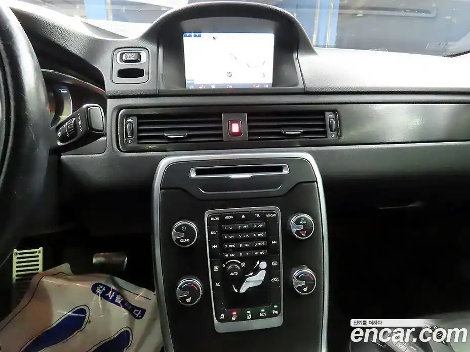 Volvo S80 2014 2.0 Автомат в Москве № 230606, фото 13