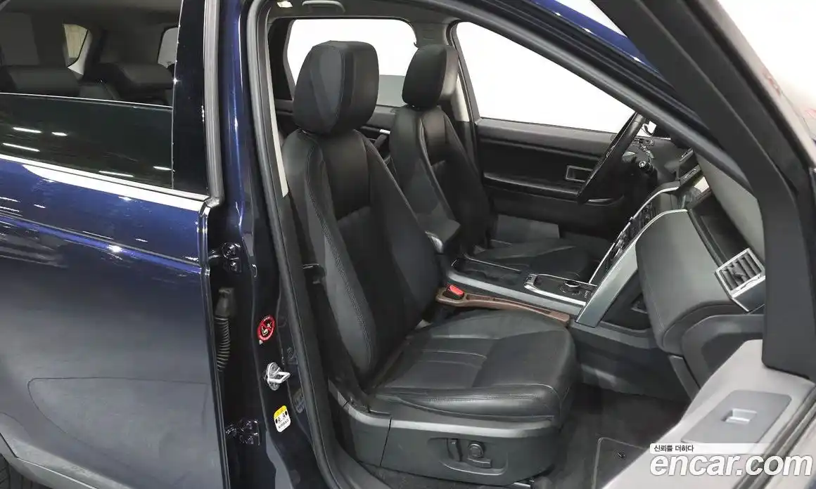 Land Rover Discovery Sport 2017 2.0 Автомат в Москве № 231292, фото 19