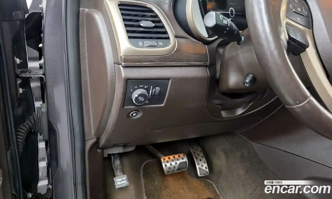 Jeep Cherokee 2014 3.0 Автомат в Москве № 232713, фото 12