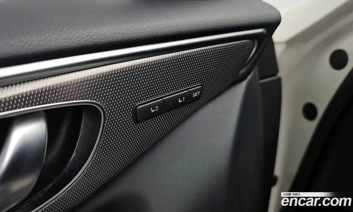 Infiniti Q50 2016 3.5 Автомат в Москве № 246697, фото 19